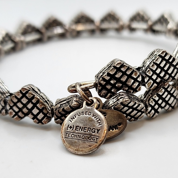 Alex & Ani Silver Vintage Sixty-Six Heart Bracelet - Picture 8 of 9